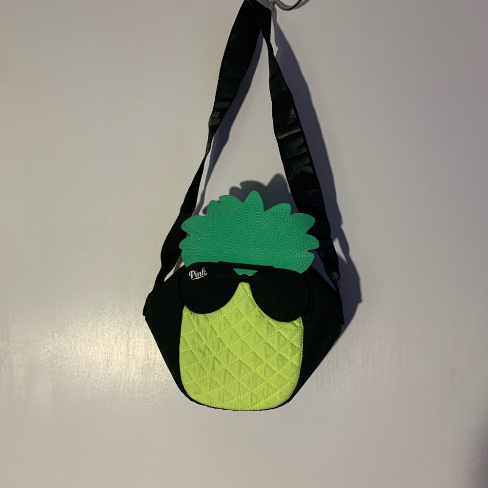 Pink pineapple lunch bag
